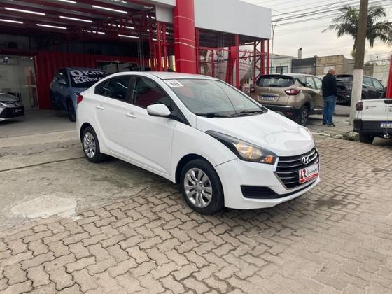 HYUNDAI HB20S 1.0 COMFORT PLUS 12V TURBO FLEX 4P MANUAL